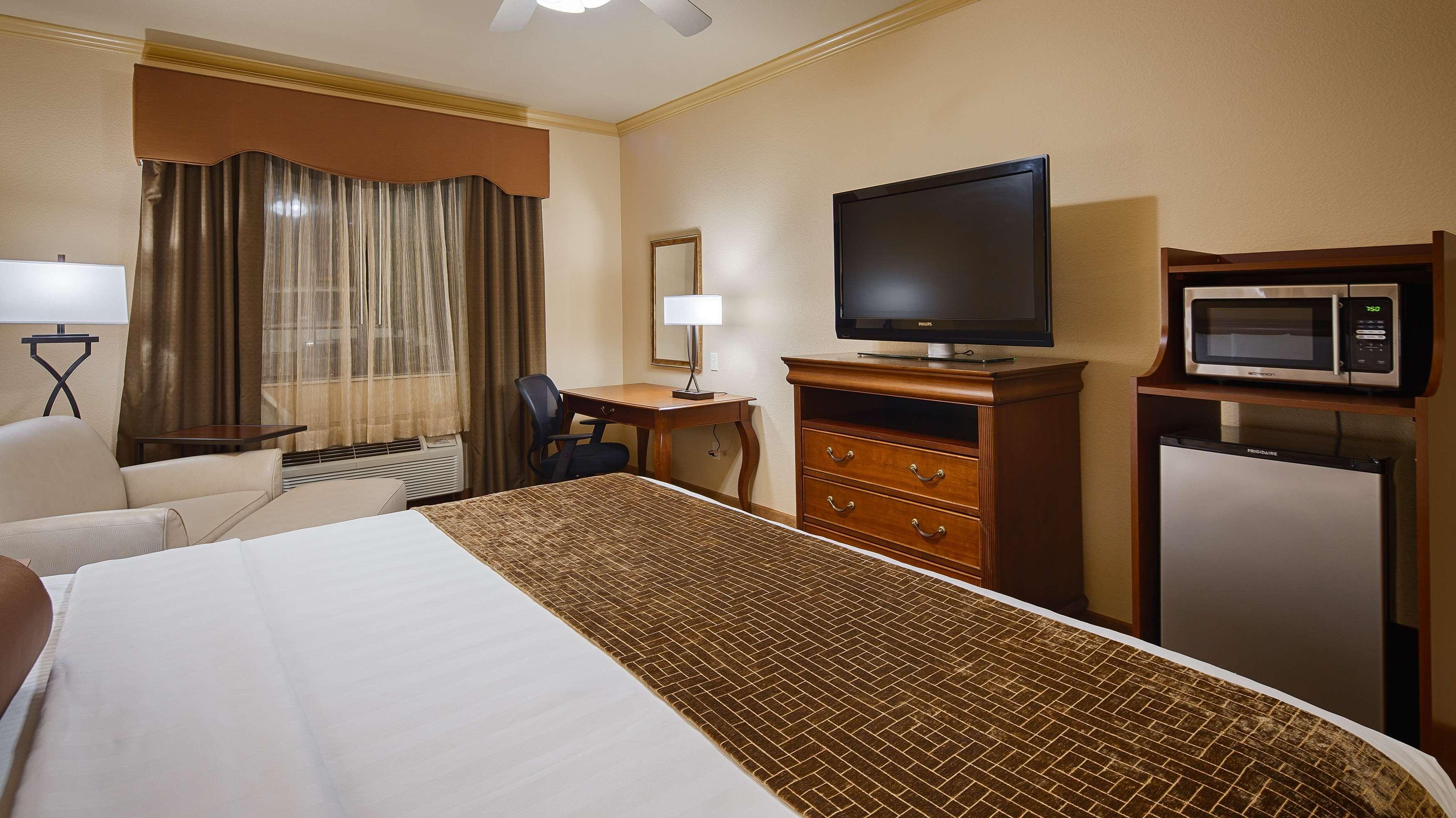 Best Western Plus Crown Colony Inn & Suites Lufkin Exterior foto