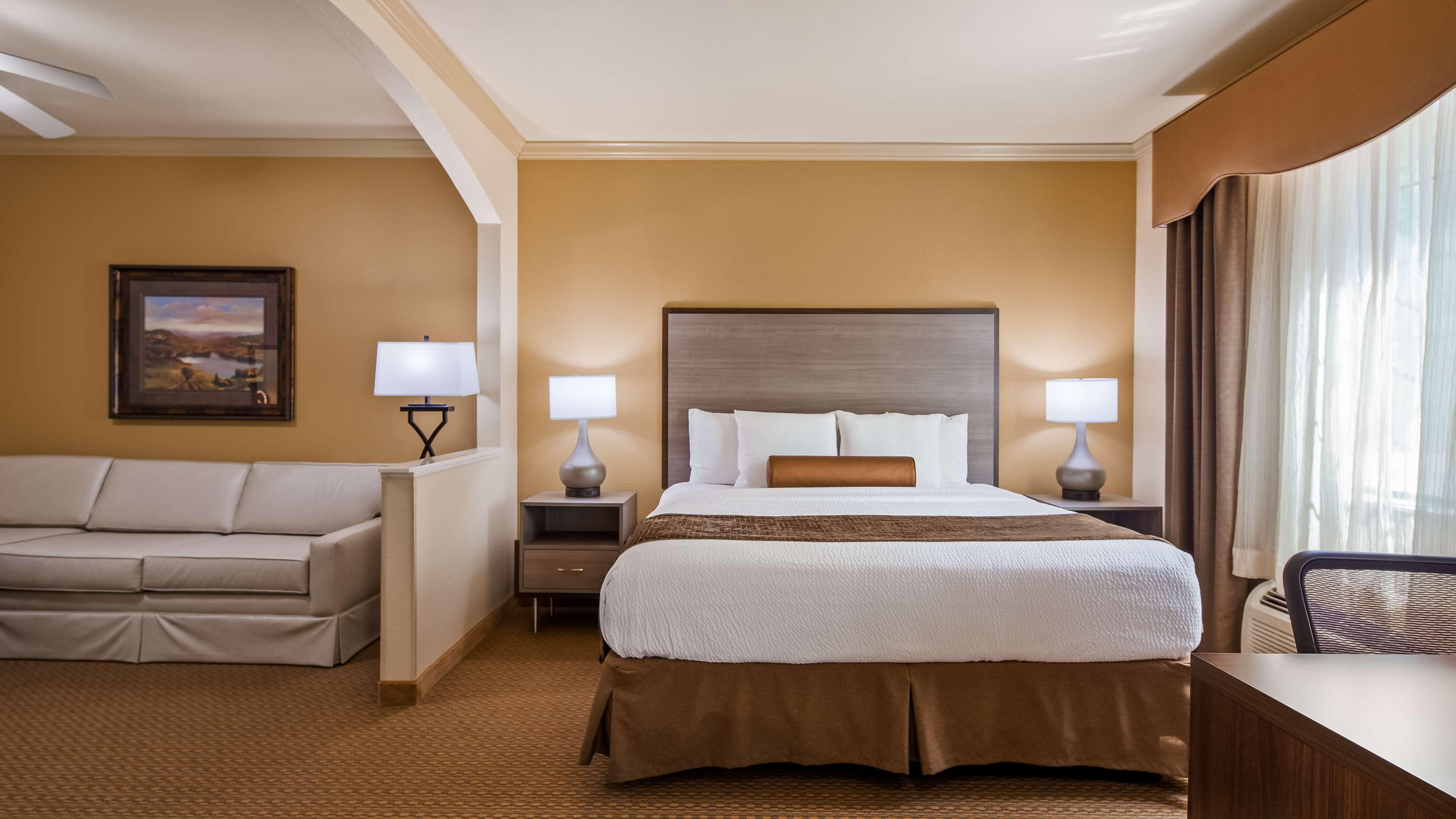 Best Western Plus Crown Colony Inn & Suites Lufkin Exterior foto