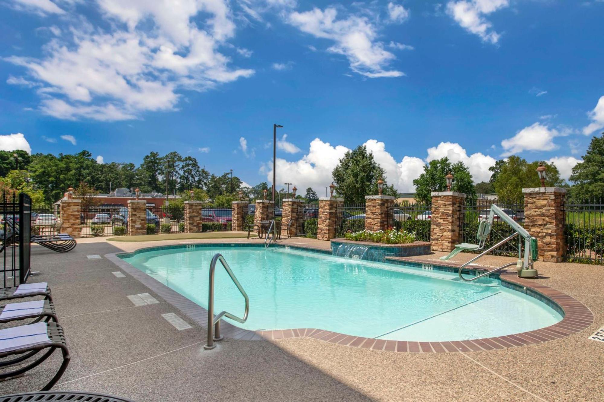 Best Western Plus Crown Colony Inn & Suites Lufkin Exterior foto
