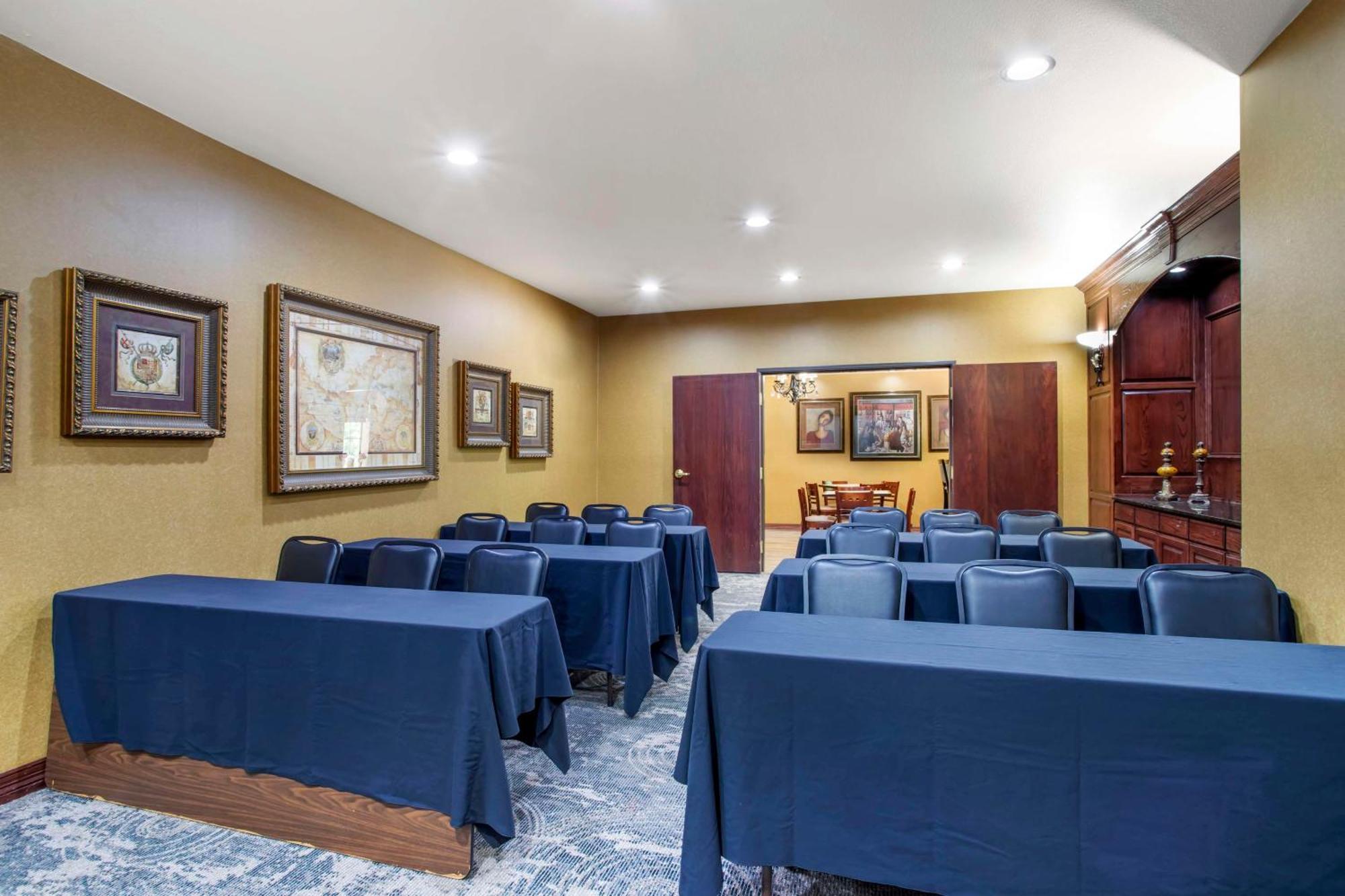 Best Western Plus Crown Colony Inn & Suites Lufkin Exterior foto
