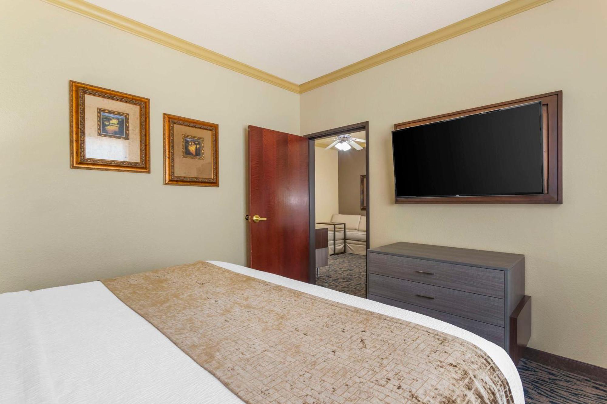 Best Western Plus Crown Colony Inn & Suites Lufkin Exterior foto