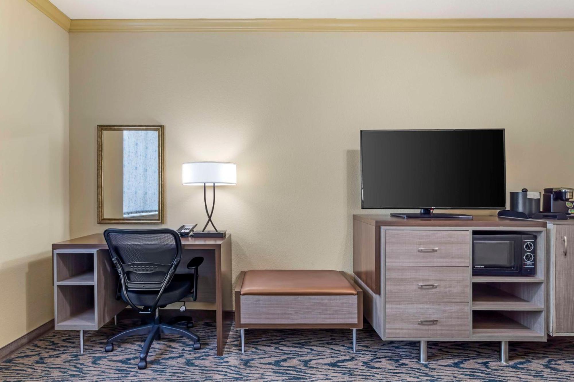 Best Western Plus Crown Colony Inn & Suites Lufkin Exterior foto