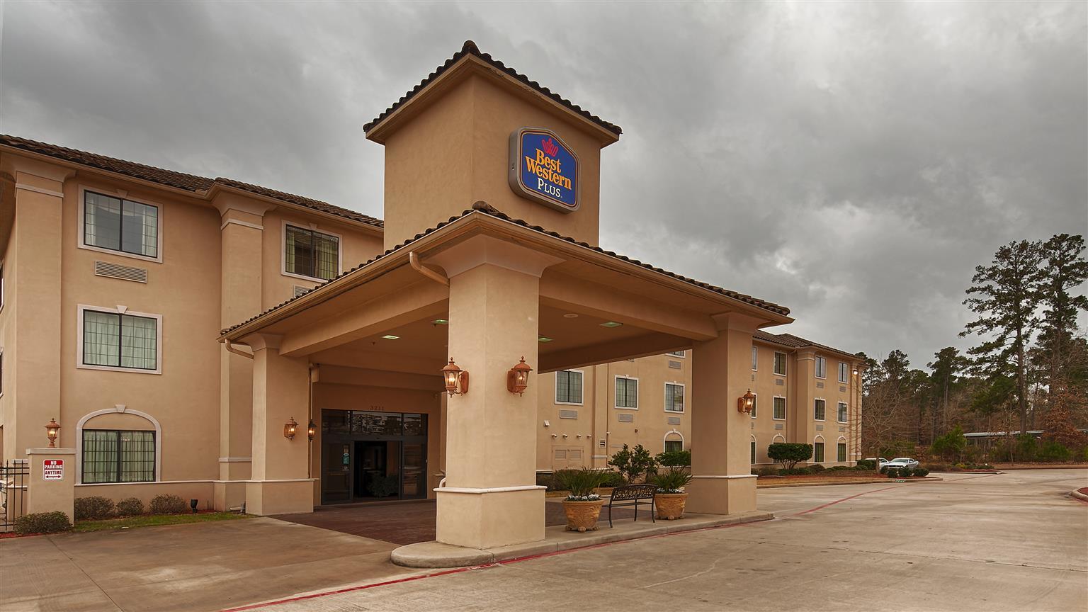 Best Western Plus Crown Colony Inn & Suites Lufkin Exterior foto